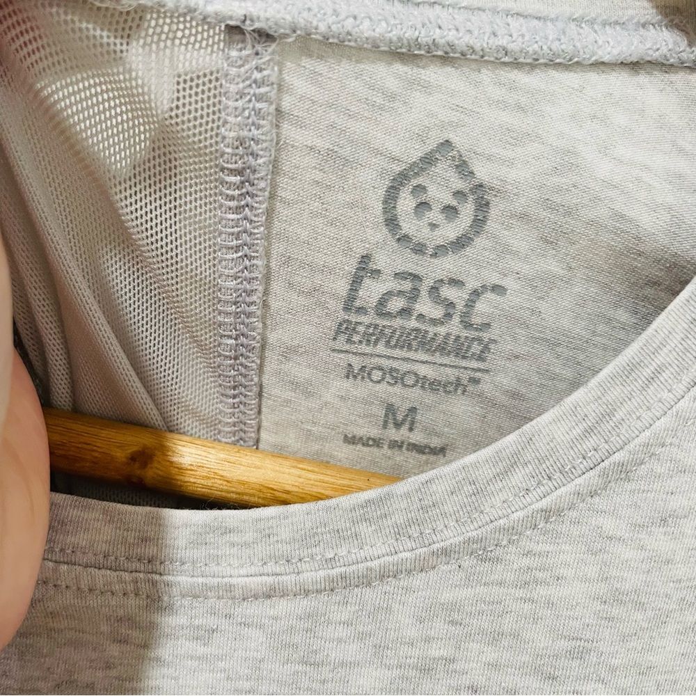 Tasc Performance Grey Shirt M - Picture 4 of 13